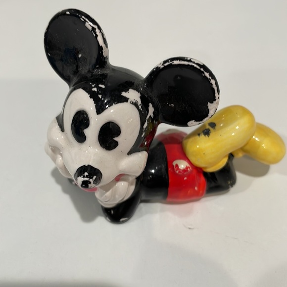 Vintage Mickey and Minnie Porcelain Figurines. - Picture 8 of 11